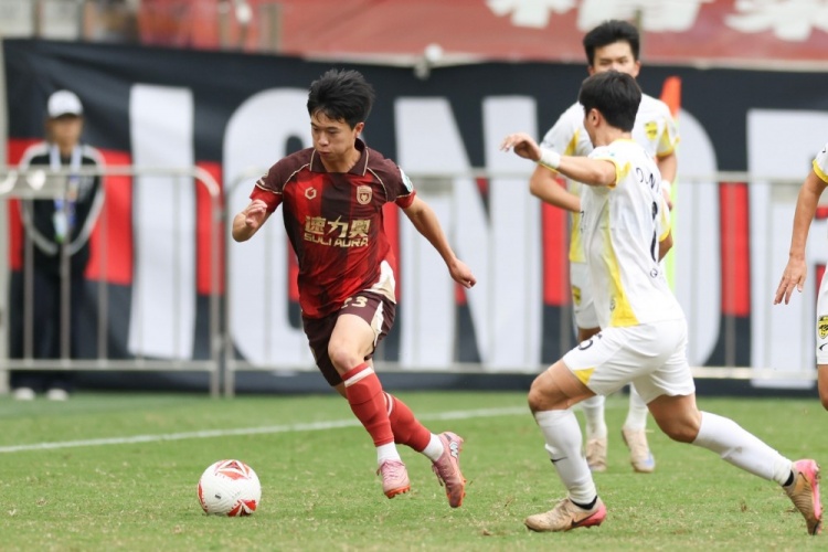 陈涛:对手已经夺冠,他们球员的精力没完全放在这场比赛 陈涛:对手已经夺冠,他们球员的精力没完全放在这场比赛
