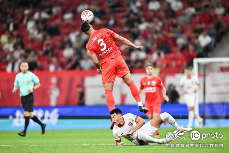 上海海港3-0成都蓉城,下轮将客场挑战天津津门虎队 上海海港3-0成都蓉城,下轮将客场挑战天津津门虎队