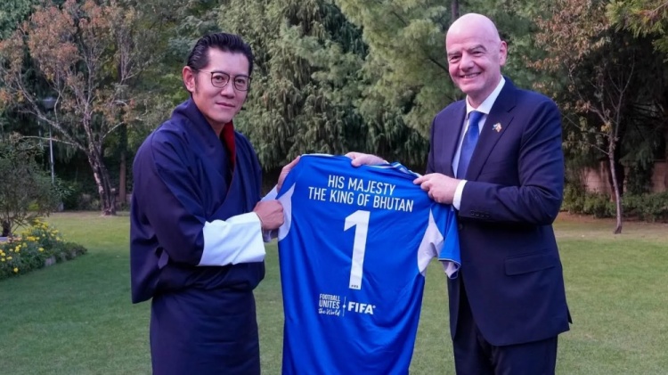 FIFA主席因凡蒂诺访问不丹,与国王一对一会晤并考察足球发展 FIFA主席因凡蒂诺访问不丹,与国王一对一会晤并考察足球发展