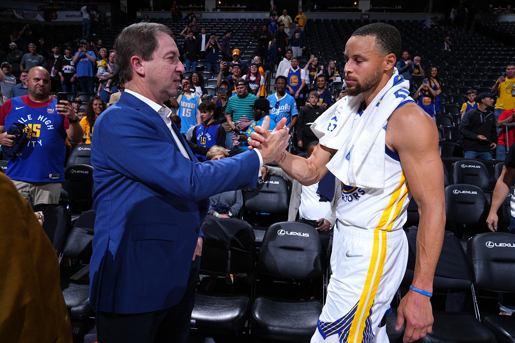 福布斯新一期NBA球队估值榜:勇士135亿美元登顶 湖人125亿第三 福布斯新一期NBA球队估值榜:勇士135亿美元登顶 湖人125亿第三